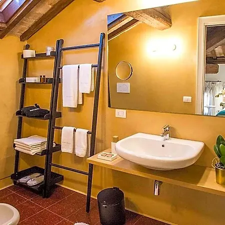לינה וארוחת בוקר Relais Ormaneto 4*